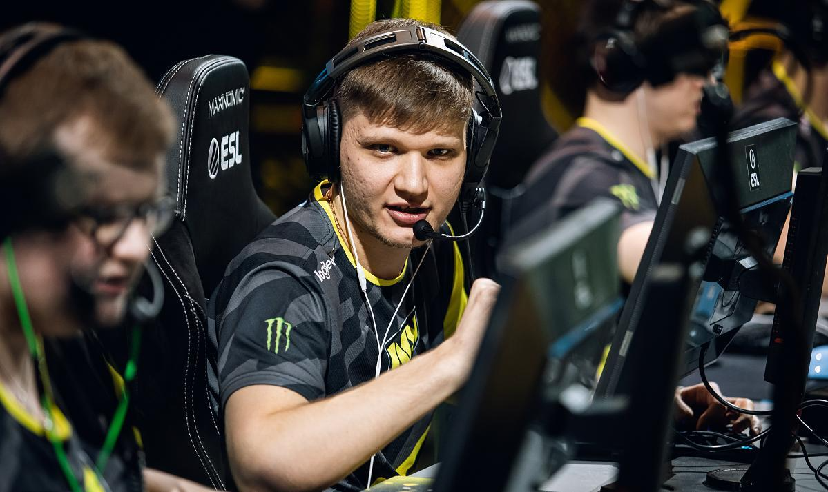 Симпл на данный момент. Navi Александр s1mple 2020. Киберспорт Navi s1mple. Александр Симпл Костылев. S1mple 2015.